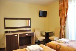 Отель Hotel Eljot Сельпя-Велька Двухместный номер с 1 кроватью или 2 отдельными кроватями-10